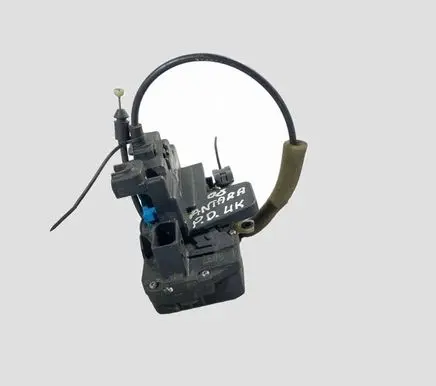 Opel Antara Front door lock 6037