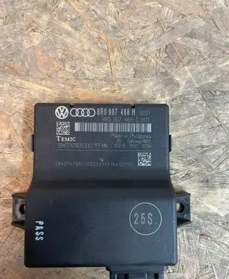 Audi A4 S4 B8 8K Gateway control module 8R0907468H