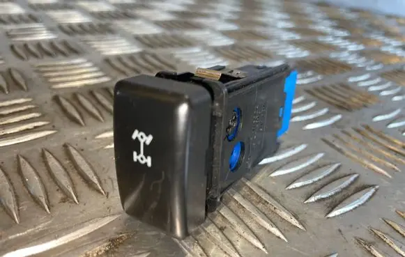 Opel Frontera B Differential lock switch M16334