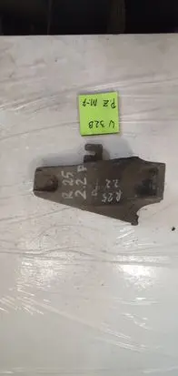Renault 25 Engine mounting bracket 7700721250 7700721250F