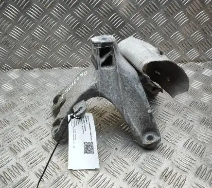 Audi A4 S4 B8 8K Engine mounting bracket 8K0199308BE