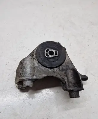 Chevrolet Captiva Engine mount bracket X00762A