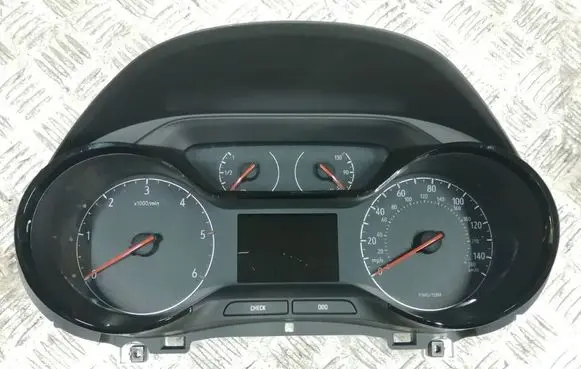 Opel Crossland X Clock 22082018 SN30161151 9822632680
