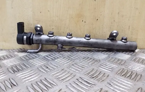 Mercedes-Benz CLS C219 Fuel main line pipe A6420700495 A6110780449 0281002494