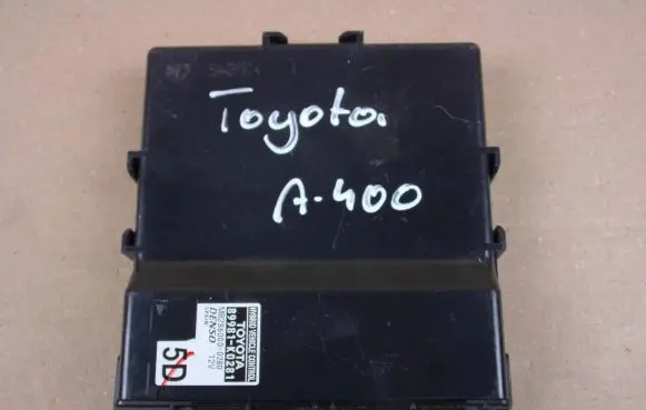 Toyota Yaris XP210 Engine control unit/module 89981K0281