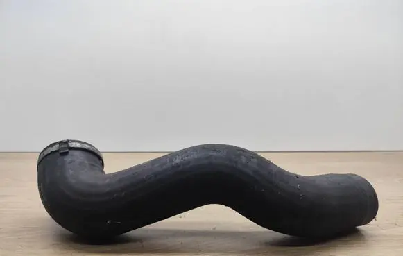 Volvo XC90 Intercooler hose/pipe 31261366