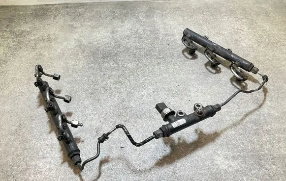 Jaguar XF X250 Fuel main line pipe A2C20001297 4R8Q9C066AE 5WS40128