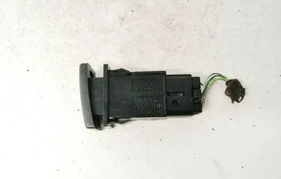 Toyota Avensis T250 Hazard light switch 157963 tr9503
