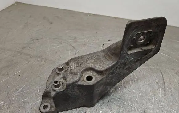 Land Rover Range Rover Sport L320 Engine mounting bracket 6H326061AB