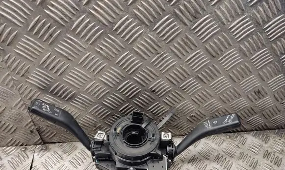 Wiper turn signal indicator stalk/switch