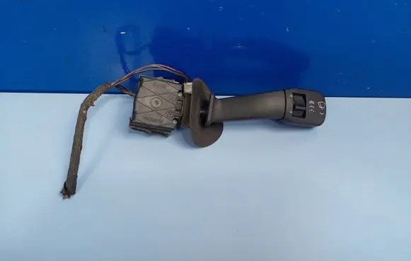 BMW 5 E39 Wiper control stalk 8352013