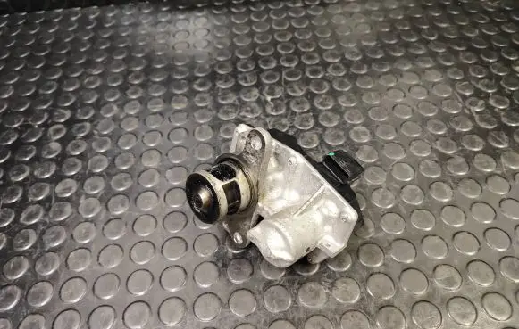 Nissan Qashqai EGR valve 147101478R H8201061904
