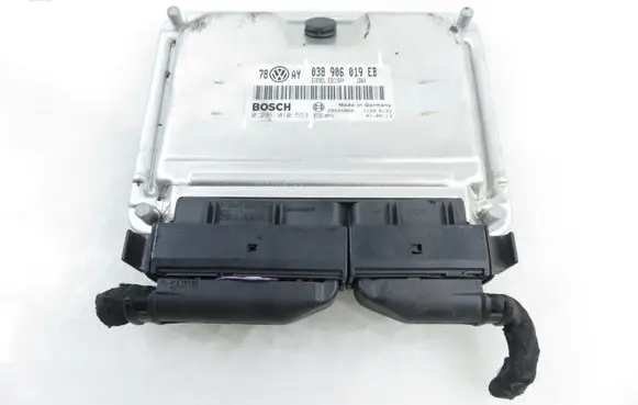Volkswagen PASSAT B5.5 Engine control unit/module 0281010553 038906019EB