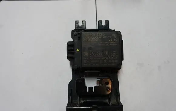 Volkswagen Golf VII Distronic sensor radar 2Q0907572J
