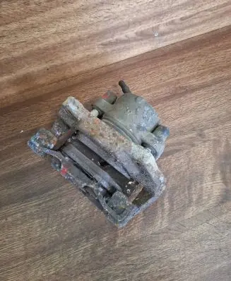 BMW 5 E39 Front brake caliper