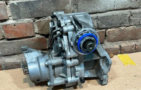 Mini Cooper Countryman R60 Gearbox transfer box case 9811688