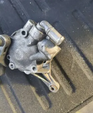 Volkswagen Touareg II Power steering pump 7p6422154a