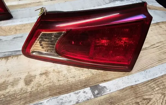 Lexus IS 220D-250-350 Tailgate rear/tail lights 7440