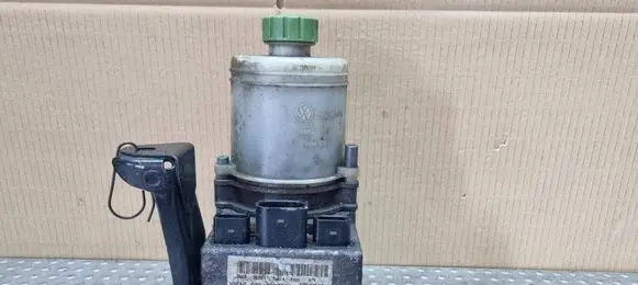 Volkswagen Polo IV 9N3 Power steering pump 6Q0423155AA