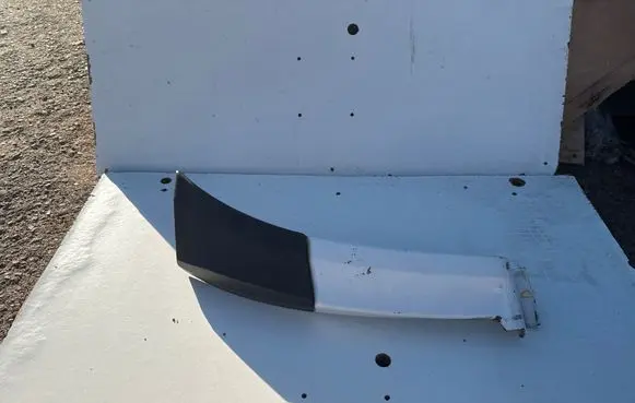 Mercedes-Benz Sprinter W906 Fender end trim 