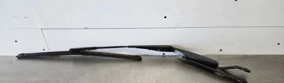 Mercedes-Benz C W205 Front wiper blade arm A2058200244