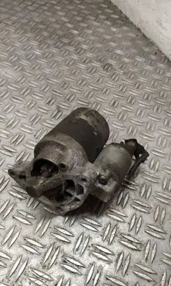 Peugeot 1007 Starter motor M2T13081