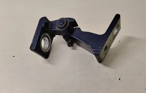 Skoda Superb B6 (3T) Rear door lower hinge 8K0831401A
