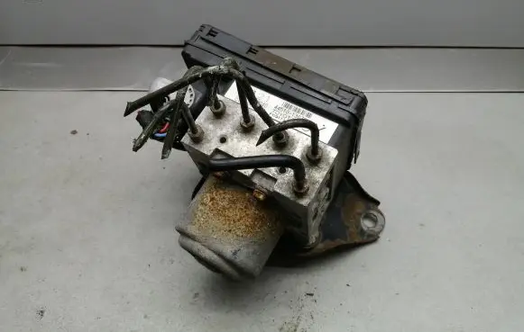 Toyota Corolla Verso E121 ABS Pump 4451013070 8954113040
