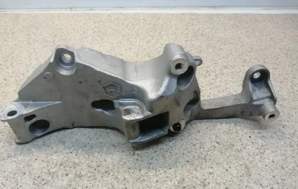 Citroen C3 Aircross A/C compressor mount bracket 9809714680