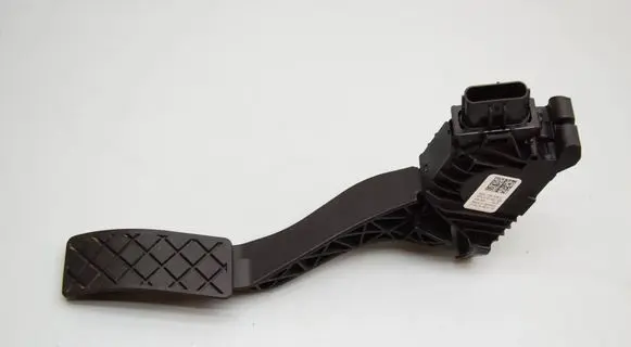 Volkswagen Tiguan Accelerator throttle pedal 5Q1723503L