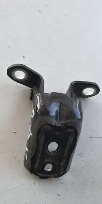 Nissan Qashqai Front door upper hinge
