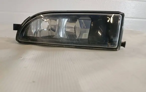 Volkswagen PASSAT B7 Front fog light 180552