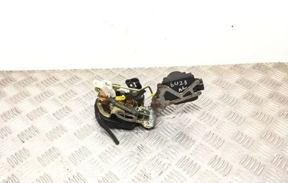 Hyundai Trajet Rear door lock