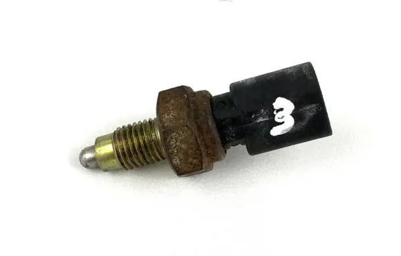 Skoda Octavia Mk2 (1Z) Reversing light switch sensor 02k945415c