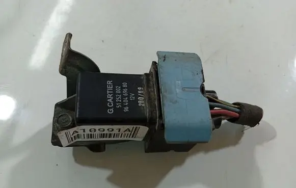 Mitsubishi Outlander Glow plug pre-heat relay 51252002