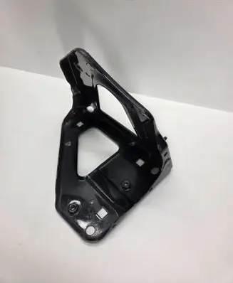 Audi A6 S6 C6 4F Fender mounting bracket 4F0821135B