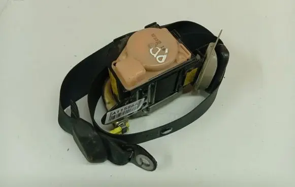 Toyota Avensis T250 Front seatbelt 7321005050