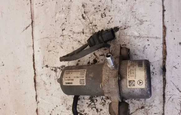 Mercedes-Benz C W205 Vacuum pump A0004303832 00928632 86422823