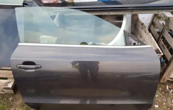 Audi A5 8T 8F Front door