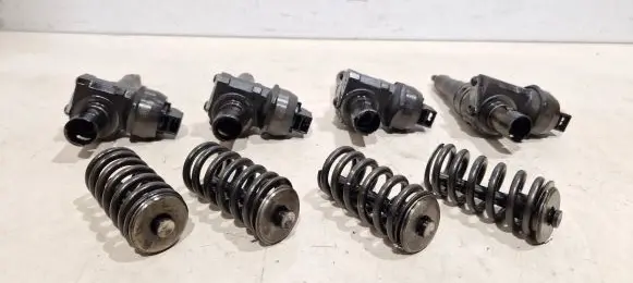 Volkswagen Touran I Fuel injectors set 038130073AG