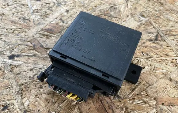 Opel Zafira A Light module LCM 09135156