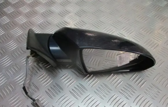Nissan Primera Front door electric wing mirror 