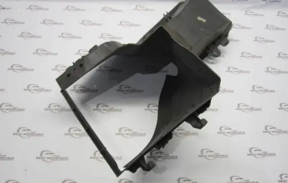 Citroen C4 II Picasso Intercooler air channel guide 9676144377