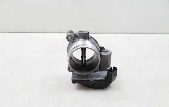 Volkswagen Crafter Throttle valve 076128063A