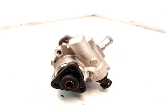 BMW 3 E90 E91 Power steering pump 7793983 6781484 32416781484