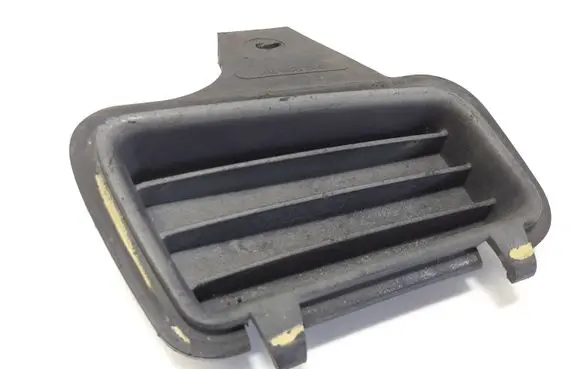 Volvo S40, V40 Front bumper lower grill 882289