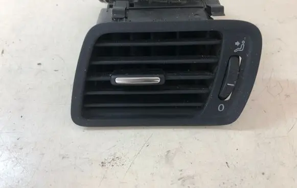 Volkswagen PASSAT B6 Dashboard side air vent grill/cover trim 3C1819701