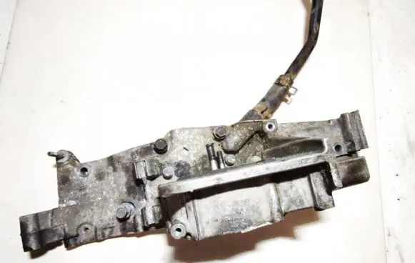 Subaru Legacy Engine mounting bracket 520
