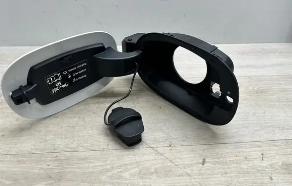 Porsche Cayenne (92A) Electric car charge socket cover 7P5809858 95850485800 95850492000G2X