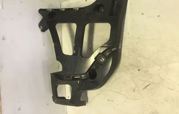 BMW X5 E70 Bumper support mounting bracket corner 7158445